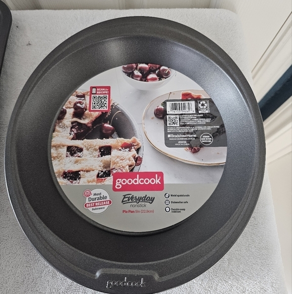 Goodcook Non-Stick Gray Bakeware Set 24 muffin & pie Pan 9 inches - Picture 4 of 9
